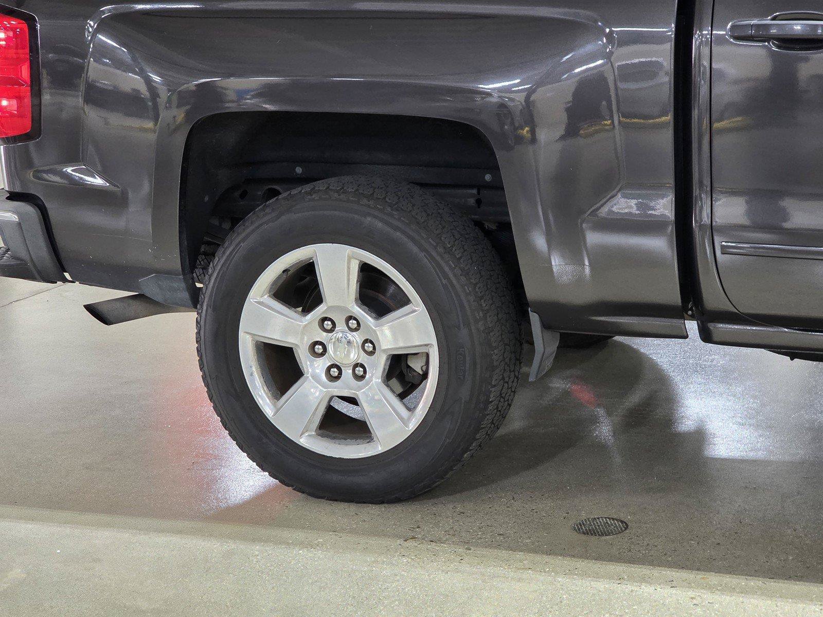 Used 2015 Chevrolet Silverado 1500 LT w/ LT Convenience Package RWD image 9