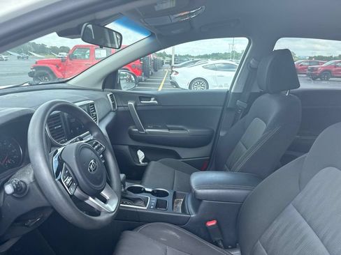 Used 2020 Kia Sportage LX AWD/4WD image 13