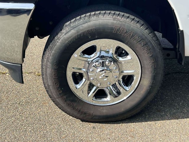 Used 2022 RAM 2500 Tradesman w/ Chrome Appearance Group AWD/4WD image 8