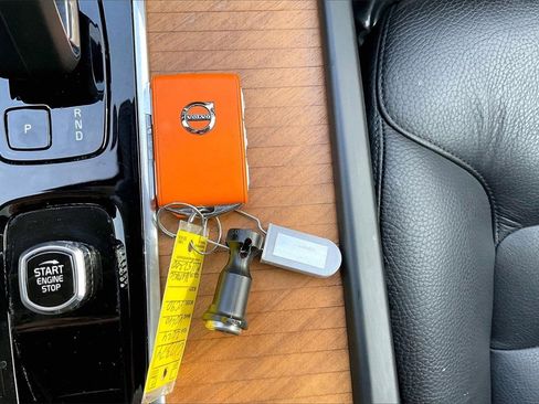 Used 2024 Volvo XC90 B6 Plus w/ Protection Package Premier image 10