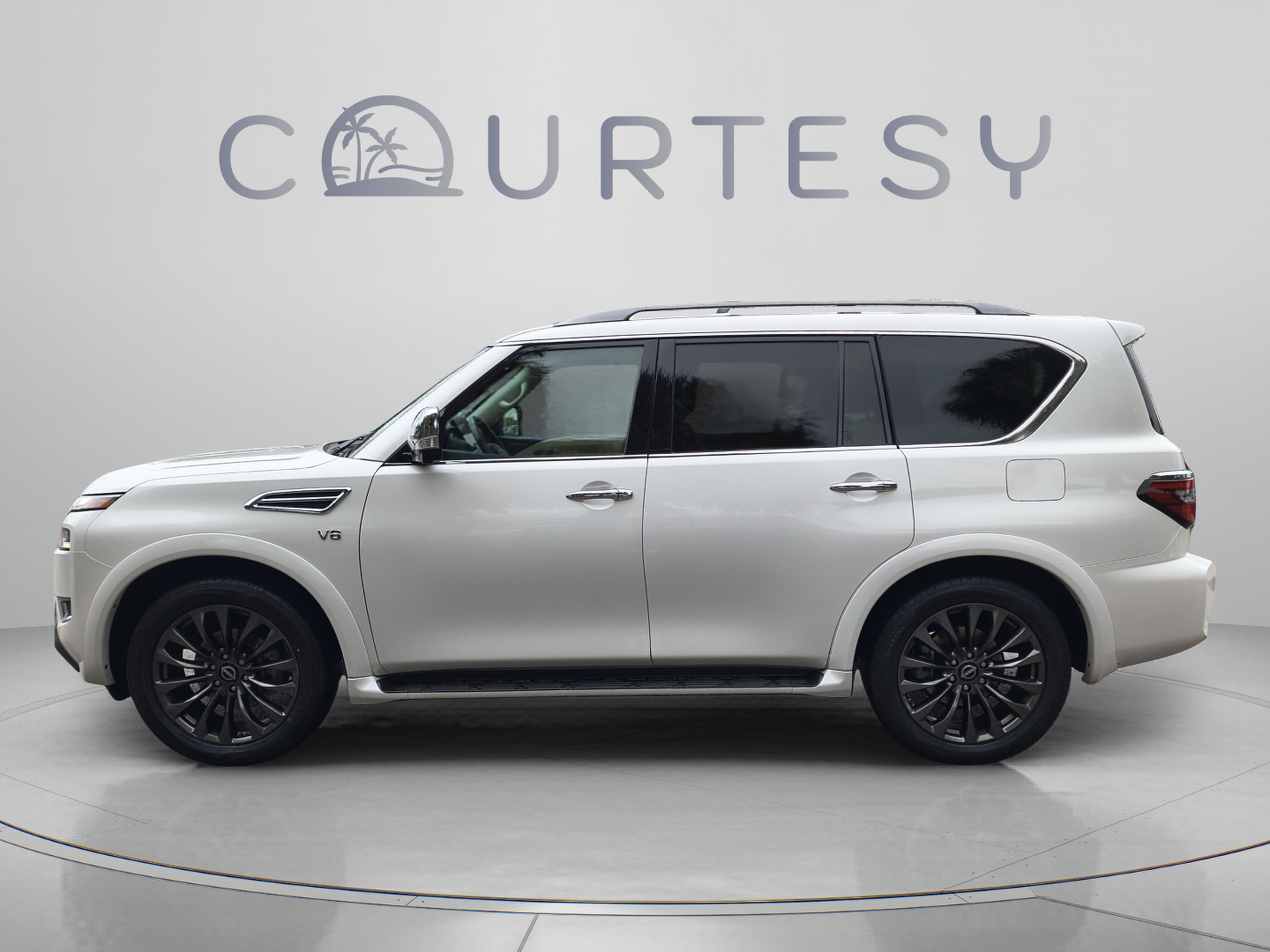 Certified 2022 Nissan Armada Platinum w/ Captain's Chairs Package RWD image 2