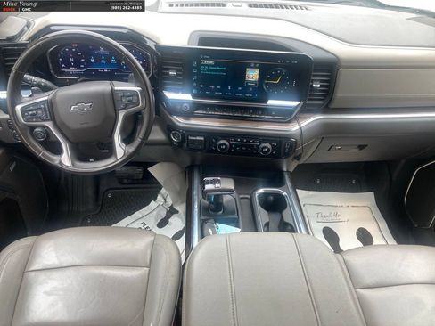 Used 2024 Chevrolet Silverado 1500 LT Trail Boss w/ Convenience Package II AWD/4WD image 18