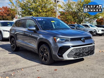 Certified 2025 Volkswagen Taos SE w/ Black Wheel Package