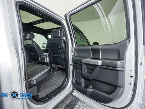 Used 2019 Ford F150 Platinum w/ Equipment Group 701A Luxury AWD/4WD image 38