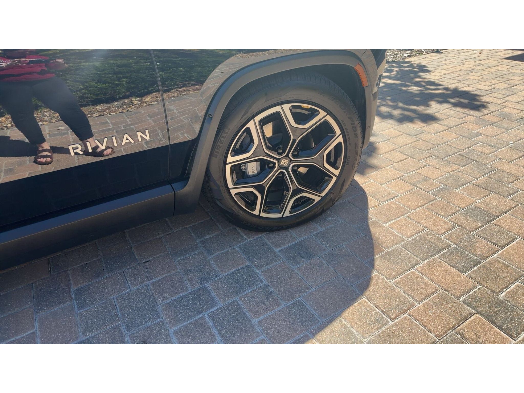 Used 2023 Rivian R1T Adventure Dual AWD/4WD image 12
