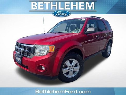 Used 2010 Ford Escape XLT FWD image 1