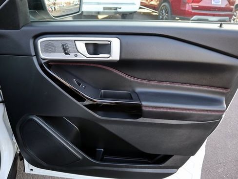 Certified 2023 Ford Explorer ST-Line w/ Class IV Trailer Tow Package image 19