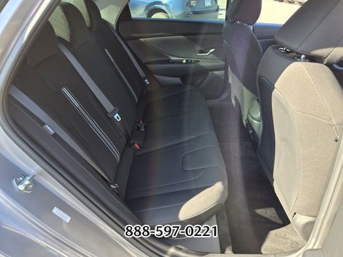 Used 2024 Hyundai Elantra SEL image 16