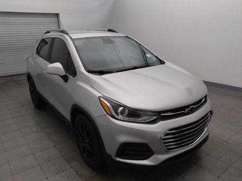 Used 2021 Chevrolet Trax LT w/ Sport Edition FWD image 13