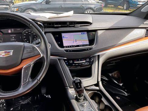 Used 2023 Cadillac XT5 Premium Luxury image 6