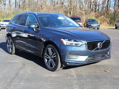 Used 2019 Volvo XC60 T5 Momentum w/ Multimedia Package