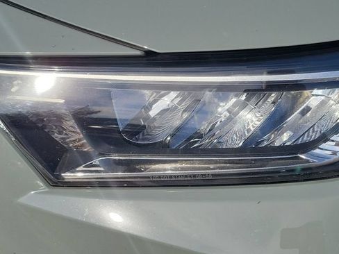 Used 2021 Toyota RAV4 XLE w/ Convenience Package FWD image 9