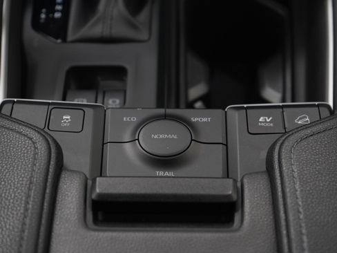 Used 2024 Toyota Grand Highlander Limited image 17