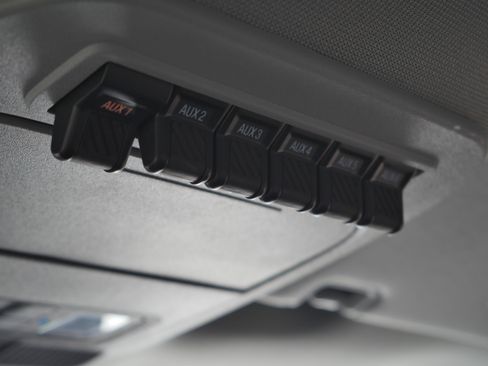 Certified 2024 Ford F550 4x4 Regular Cab Super Duty image 8