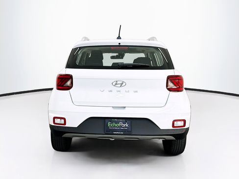 Used 2025 Hyundai Venue SEL FWD image 7
