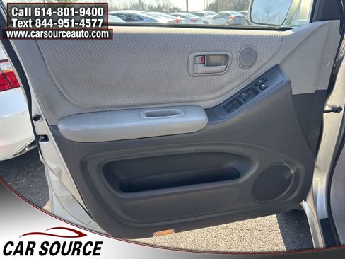 Used 2004 Toyota Highlander 2WD image 10
