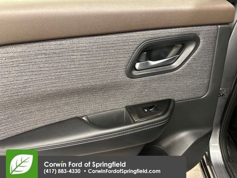 Used 2021 Nissan Rogue SV image 27