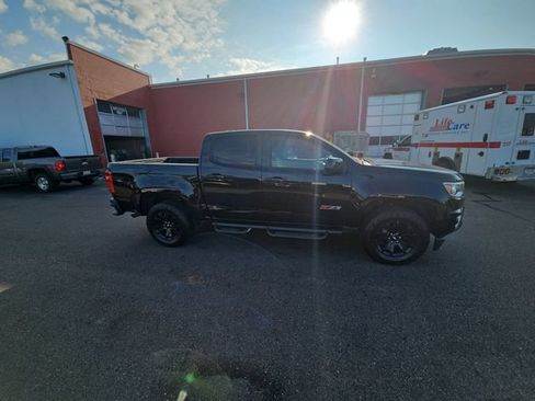 Used 2019 Chevrolet Colorado Z71 w/ Z71 Midnight Edition AWD/4WD image 11