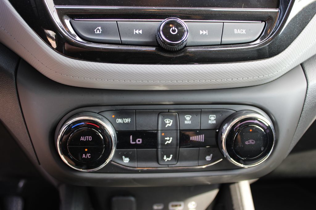 Used 2021 Chevrolet TrailBlazer LT w/ Convenience Package FWD image 19