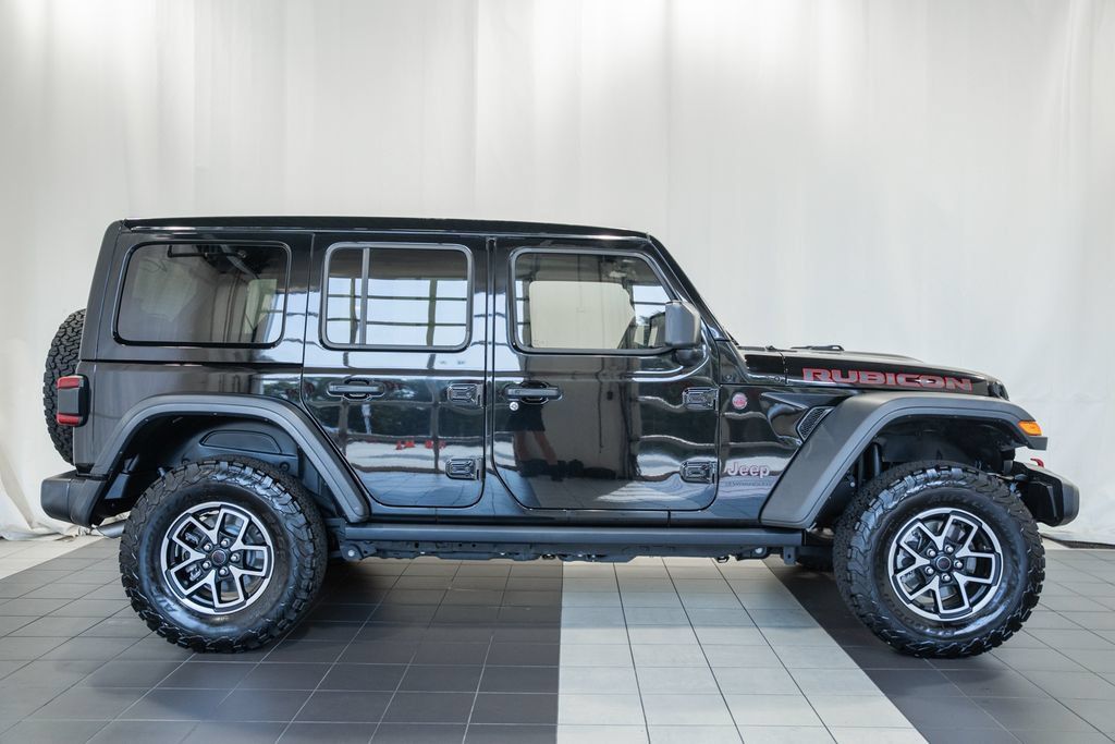 Used 2024 Jeep Wrangler Unlimited Rubicon w/ Technology Group AWD/4WD image 3