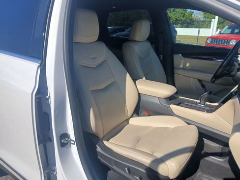 Used 2017 Cadillac XT5 FWD w/ LPO, Wheel Lock Package image 18