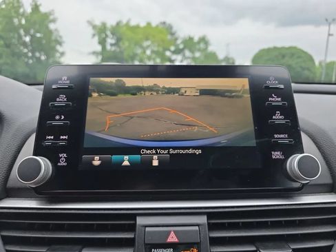 Used 2018 Honda Accord Sport image 29
