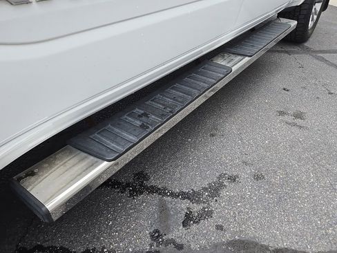 Used 2022 RAM 1500 Laramie AWD/4WD image 16