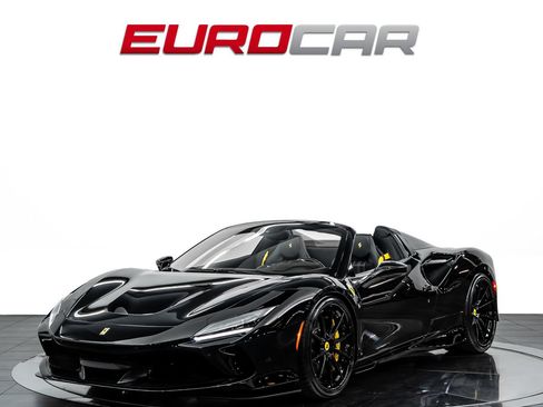 Used 2022 Ferrari F8 Tributo RWD image 1