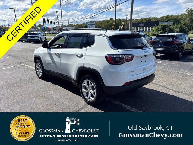 Used 2024 Jeep Compass Latitude w/ Convenience Group AWD/4WD image 6