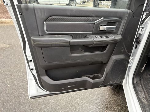 Used 2025 RAM 3500 Big Horn AWD/4WD image 12