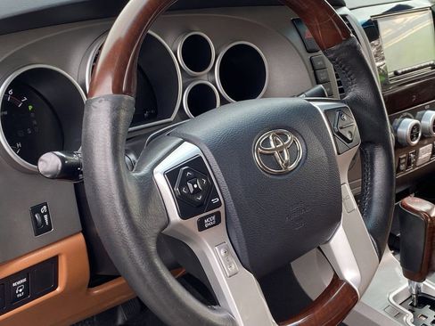 Used 2015 Toyota Sequoia Platinum image 23