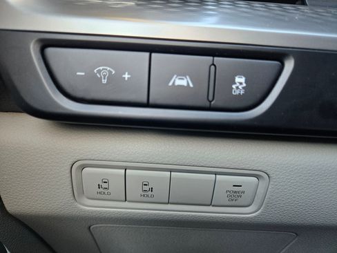 Certified 2024 Kia Carnival LX image 26