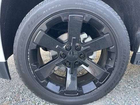 Used 2019 GMC Yukon XL SLT w/ Graphite Performance Edition image 5