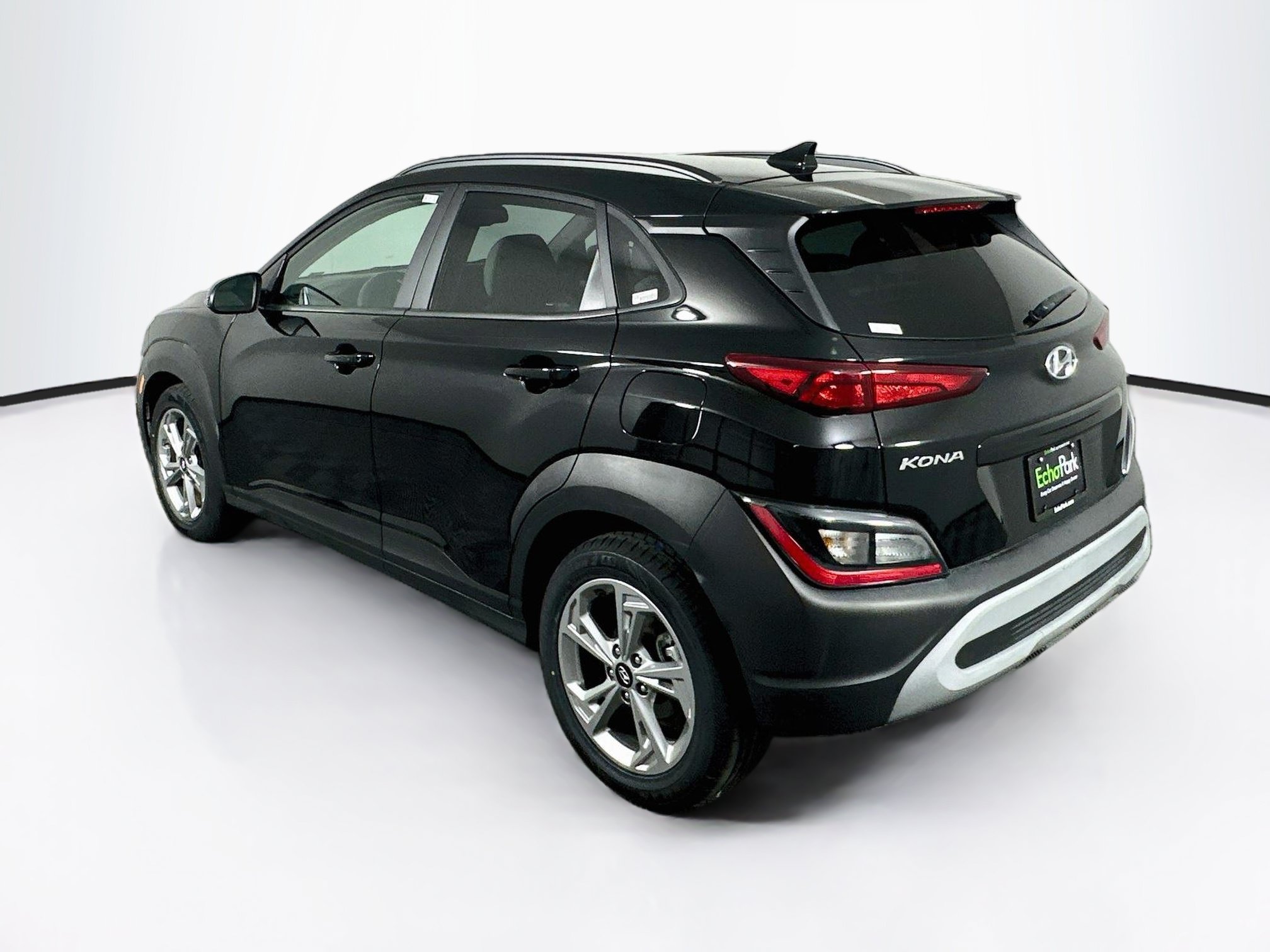 Used 2023 Hyundai Kona SEL FWD image 5