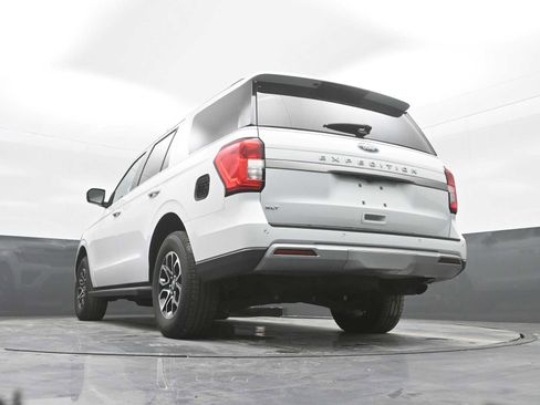 Used 2024 Ford Expedition XLT image 33