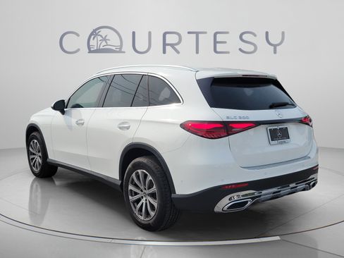 Certified 2026 Mercedes-Benz GLC 300 image 2