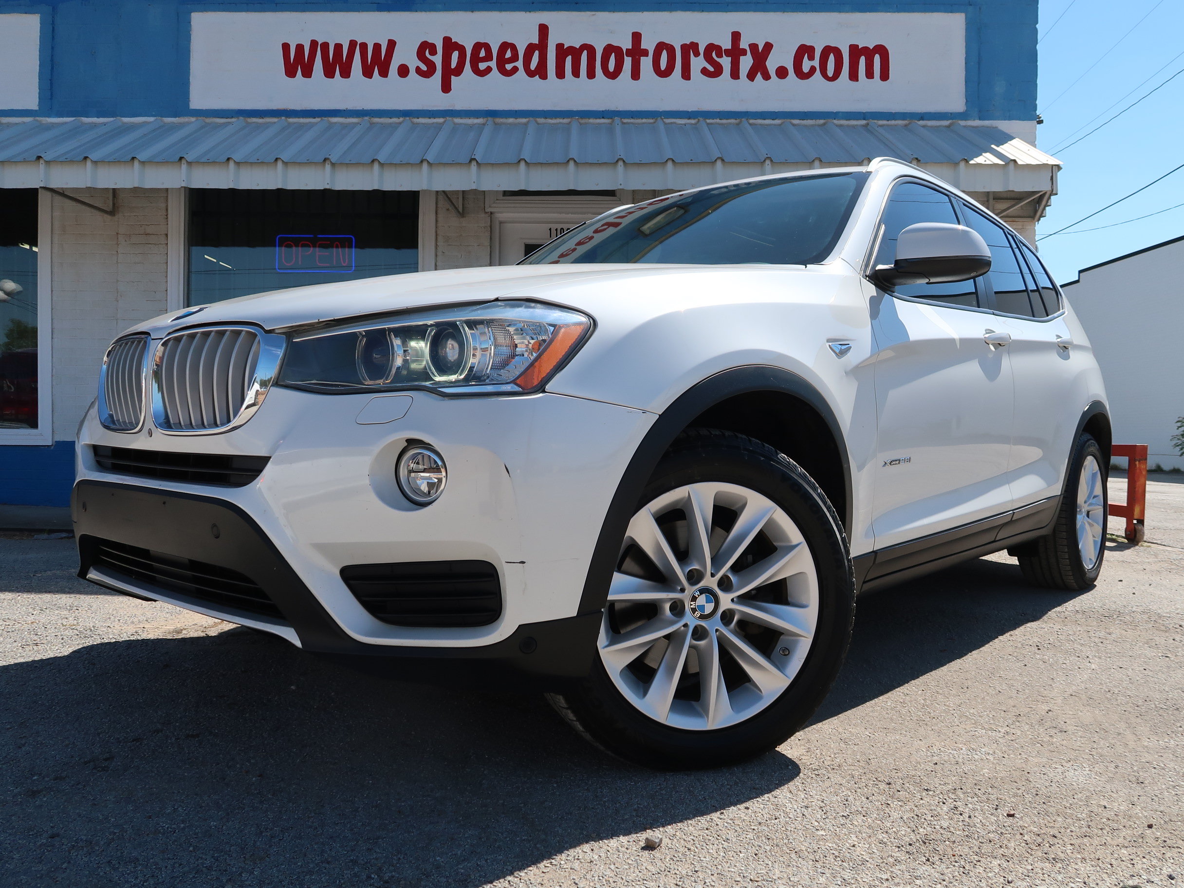 Used 2016 BMW X3 xDrive28i AWD/4WD image 1