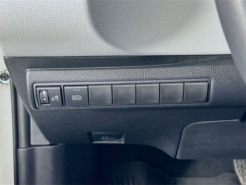 Used 2025 Toyota Corolla SE image 21