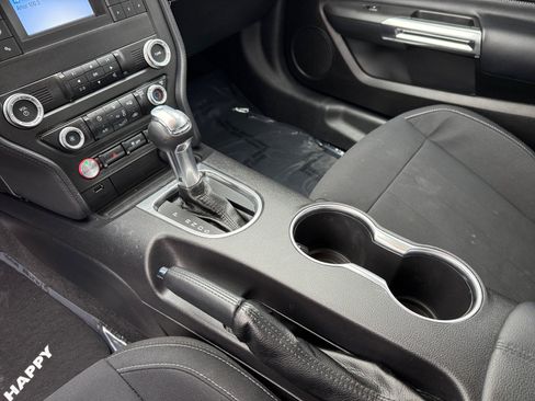 Used 2020 Ford Mustang Coupe image 13