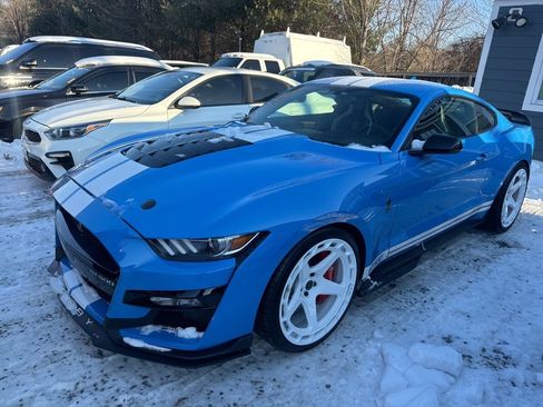 Used 2022 Ford Mustang Shelby GT500 w/ Technology Package image 2