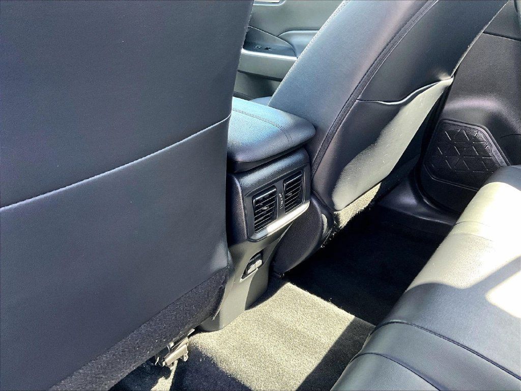 Used 2022 Toyota RAV4 XLE Premium AWD/4WD image 23