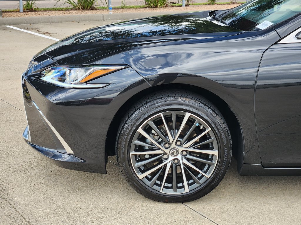 Used 2025 Lexus ES 350 w/ Premium Package FWD image 8