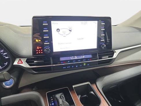 Certified 2023 Toyota Sienna LE FWD image 17