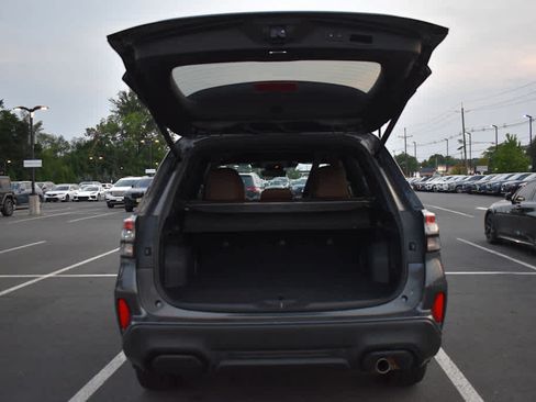 Used 2025 Subaru Forester Touring AWD/4WD image 10