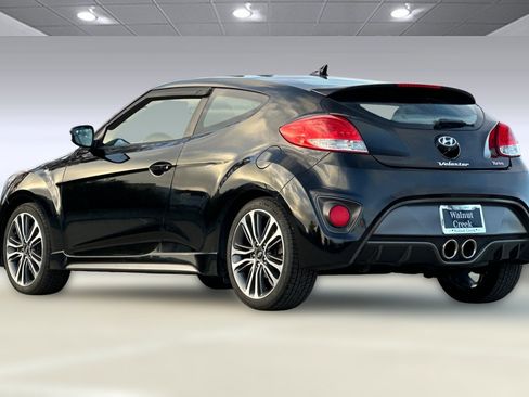 Used 2016 Hyundai Veloster Turbo image 3