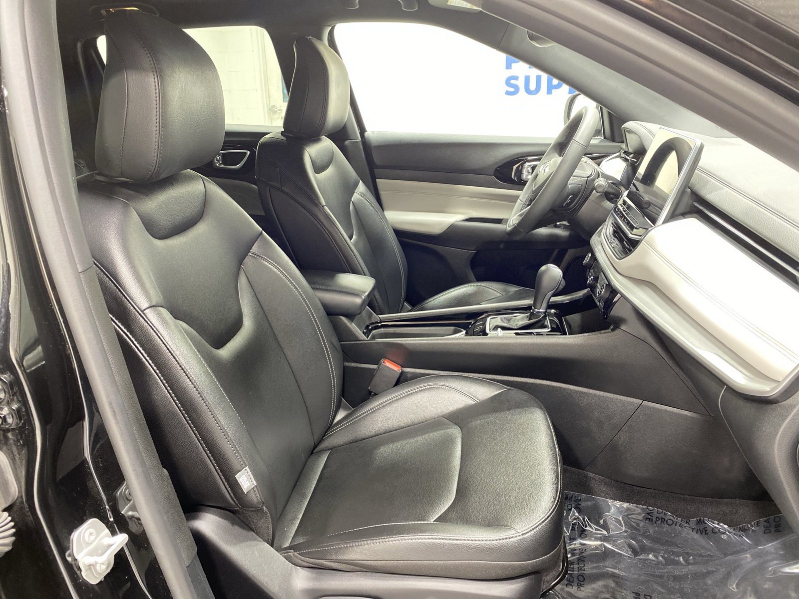 Used 2025 Jeep Compass Limited AWD/4WD image 23