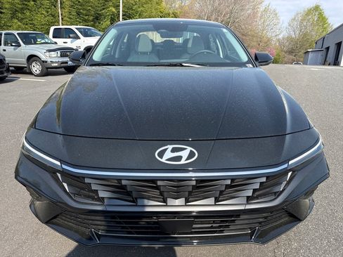 New 2026 Hyundai Elantra Limited w/ Cargo Package FWD image 2