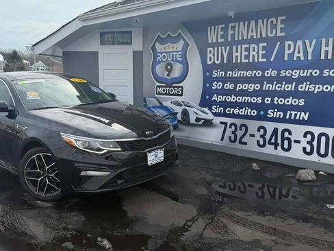 Used 2020 Kia Optima SE image 1