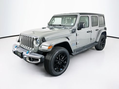 Used 2023 Jeep Wrangler Unlimited Sahara AWD/4WD image 3