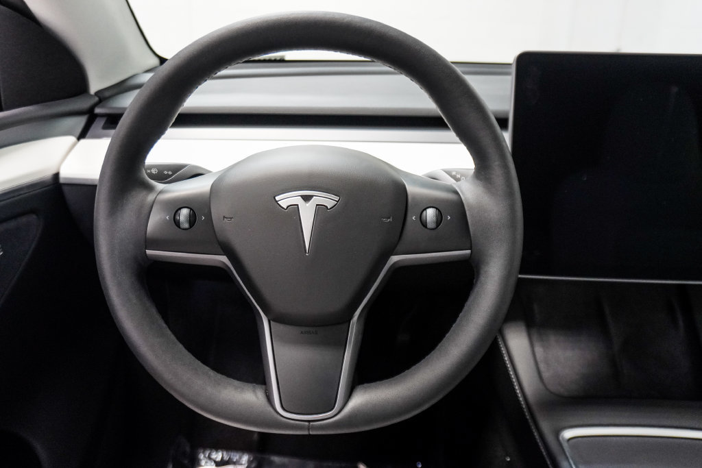 Used 2024 Tesla Model Y Long Range AWD/4WD image 13